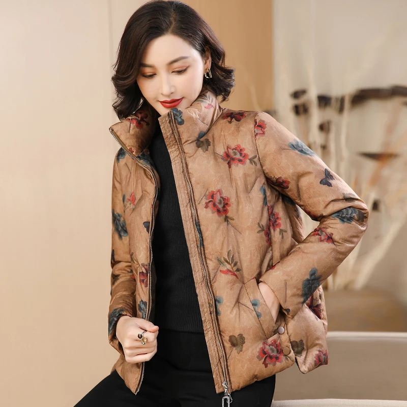 羽绒服女短款2024冬季新款宽松显瘦立领白鸭绒外套小个子保暖冬装
