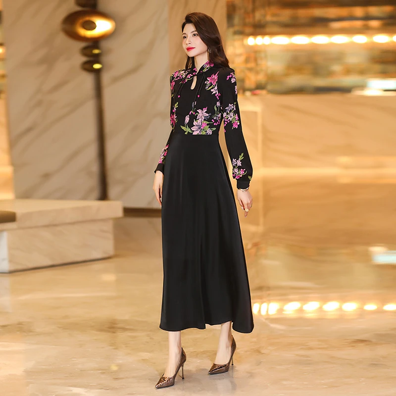 新中式国风连衣裙早春2024新款高级感气质时尚裙子女春秋拼接长裙