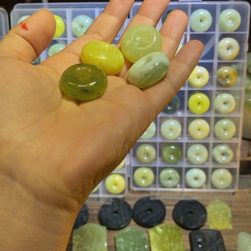 【闪购商品】蛇纹石玉其他未镶嵌66