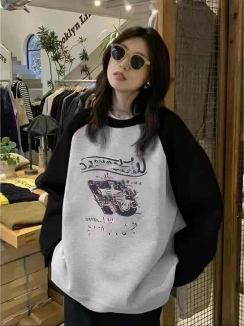 插肩袖加绒数字卫衣