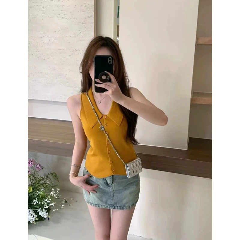 设计感翻领冰丝针织背心女夏季新款法式气质短款显瘦小众别致上衣