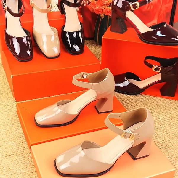 2024夏季款漆皮方头中空女鞋高跟粗跟玛丽珍鞋时尚亮皮凉鞋子-L