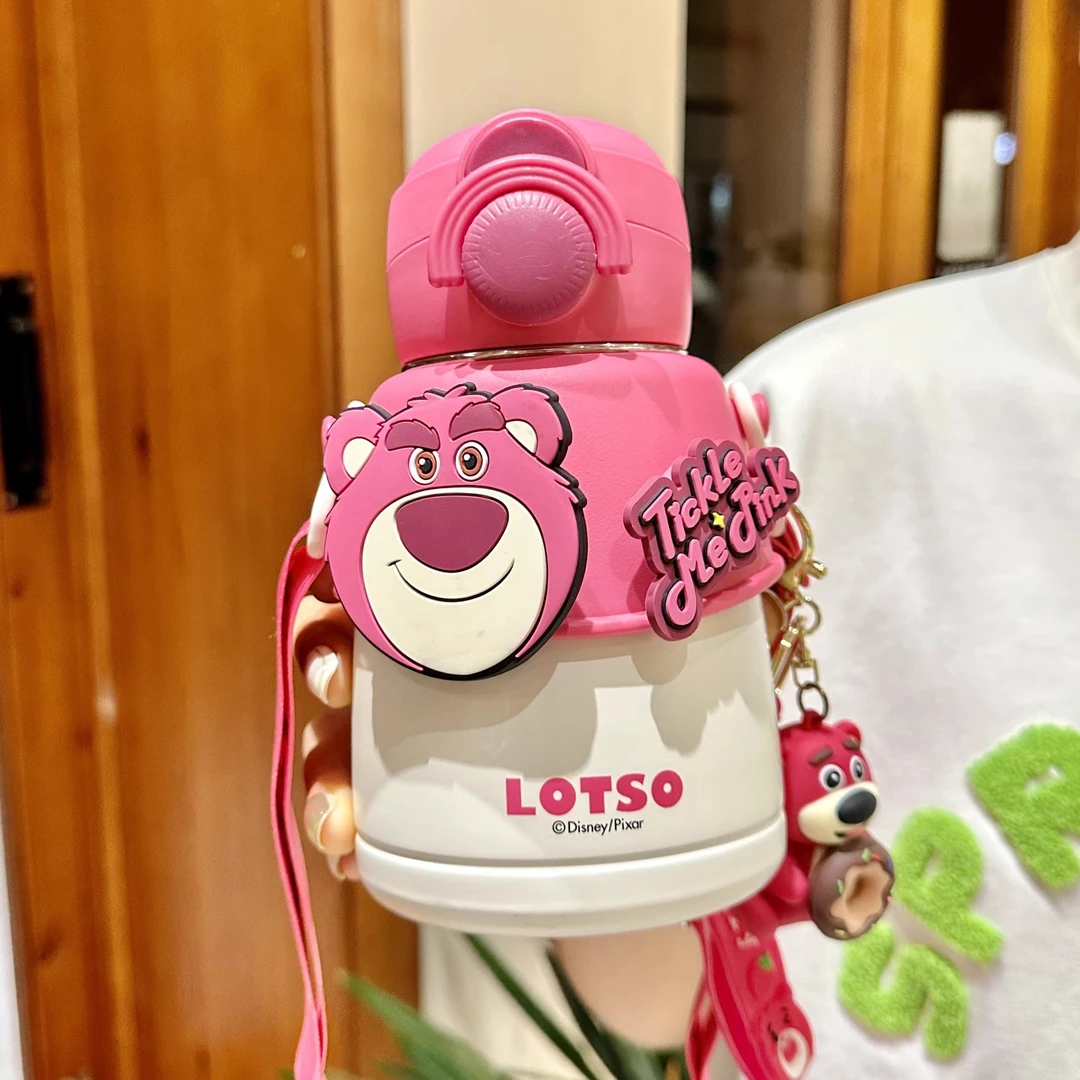 草莓熊保温杯吸管杯迪士尼系列大容量斜挎女士上学专用学生双饮杯