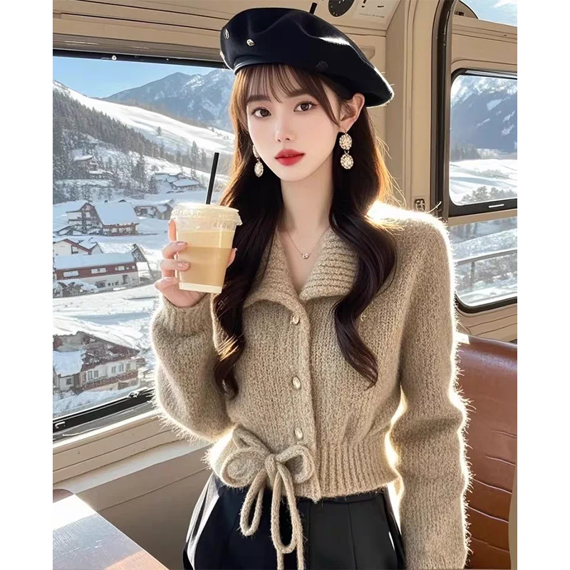 燕麦色翻领长袖针织开衫毛衣女2025秋冬季新款焦糖苔原风穿搭上衣