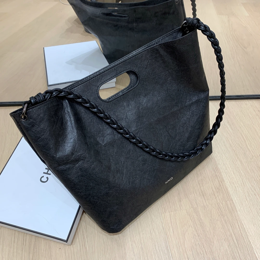 清仓默认微瑕no退no换 谨慎下单 可斜挎大容量黑牛皮纸包 1737