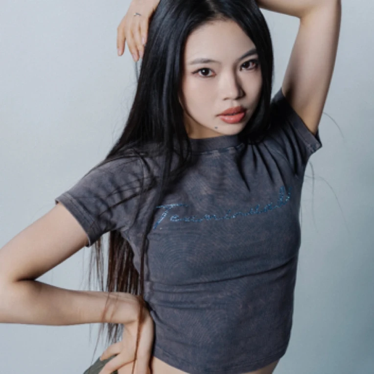 灰色烫钻短袖 修身款