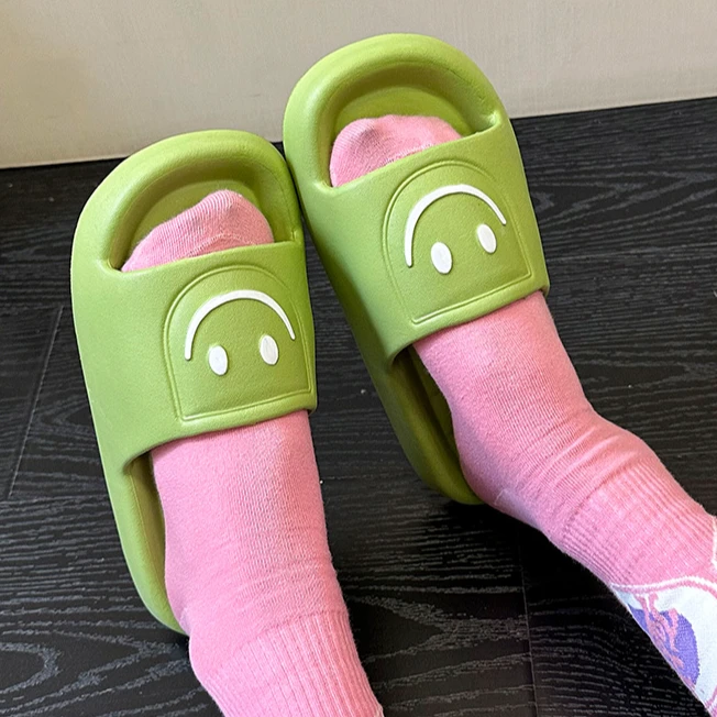 家居防滑软底静音浴室洗澡情侣款室内大码厚底女卡通笑脸款凉拖鞋