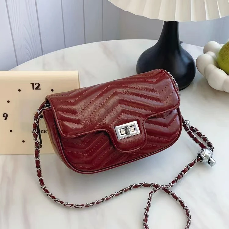 新款轻奢百搭高级感气质时尚斜挎女士包18024红