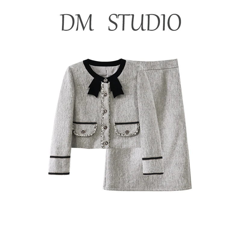 DM13771【晚宴千金】秋冬拼接撞色圆领蝴蝶结气质高腰套装