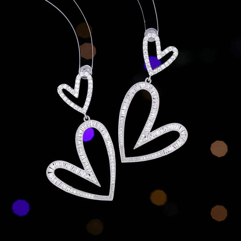 铜合金合成锆石耳饰 锆石镶嵌镂空爱心耳环s925银针个性夸张耳饰