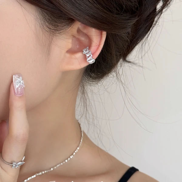 铜合金合成锆石耳饰 新款时尚百搭无耳洞耳骨夹精致ins单只耳夹