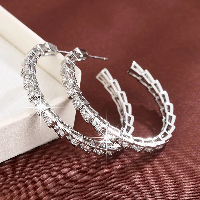 铜合金锆石耳饰 银针锆石C形蛇骨百搭耳环时尚个性耳钉轻奢耳圈