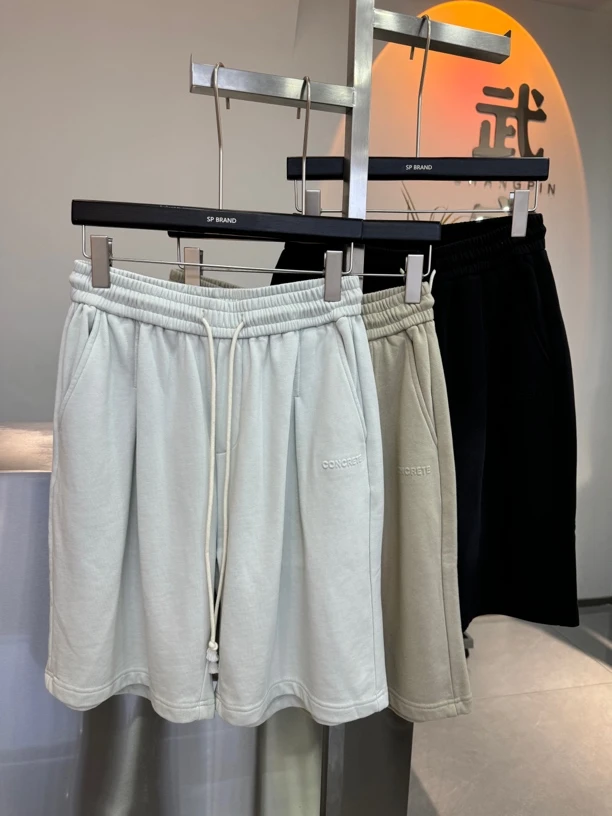 6082 钢印字母宽松直筒阔腿高腰抽绳五分休闲短裤