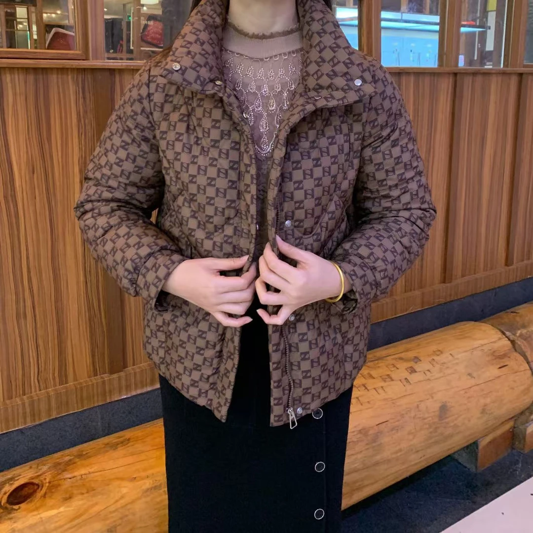 时尚妈妈装短款加厚外套2024新款小个子气质保暖面包服中年棉袄