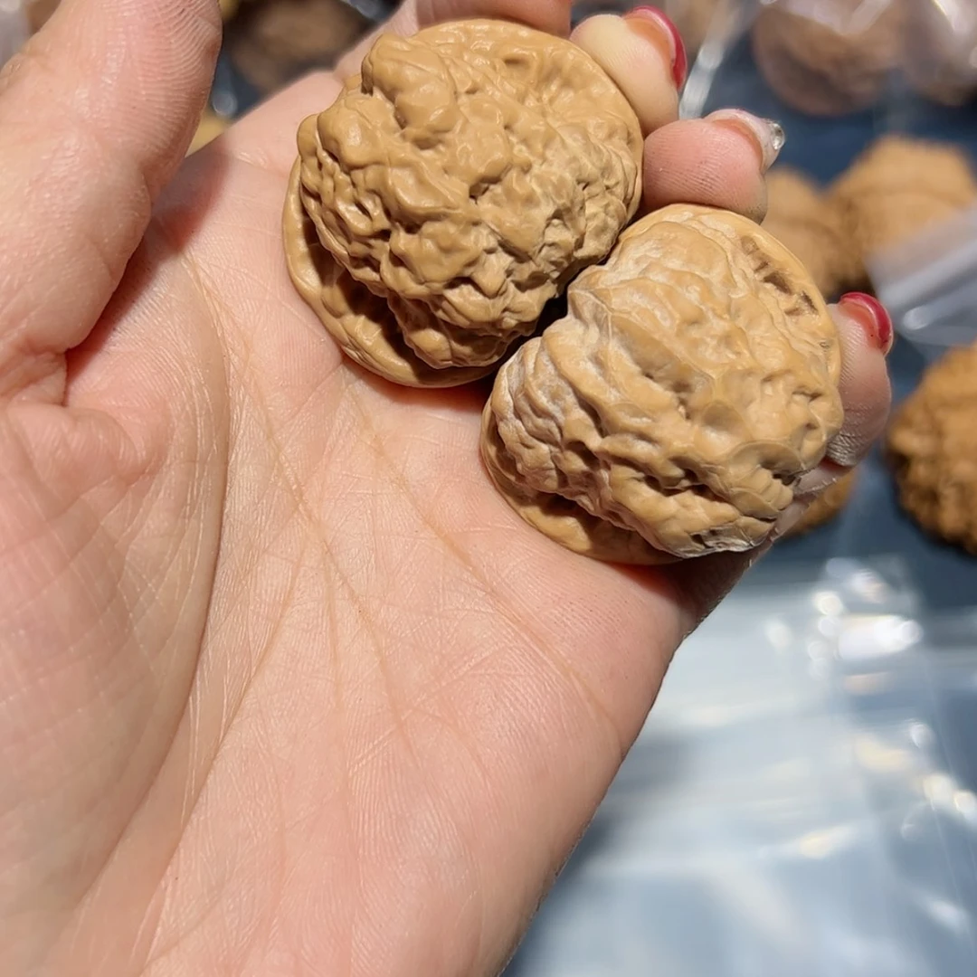 【闪购商品】橄榄核吊坠无****兹