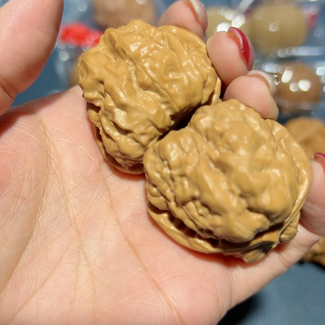 【闪购商品】橄榄核吊坠z****c