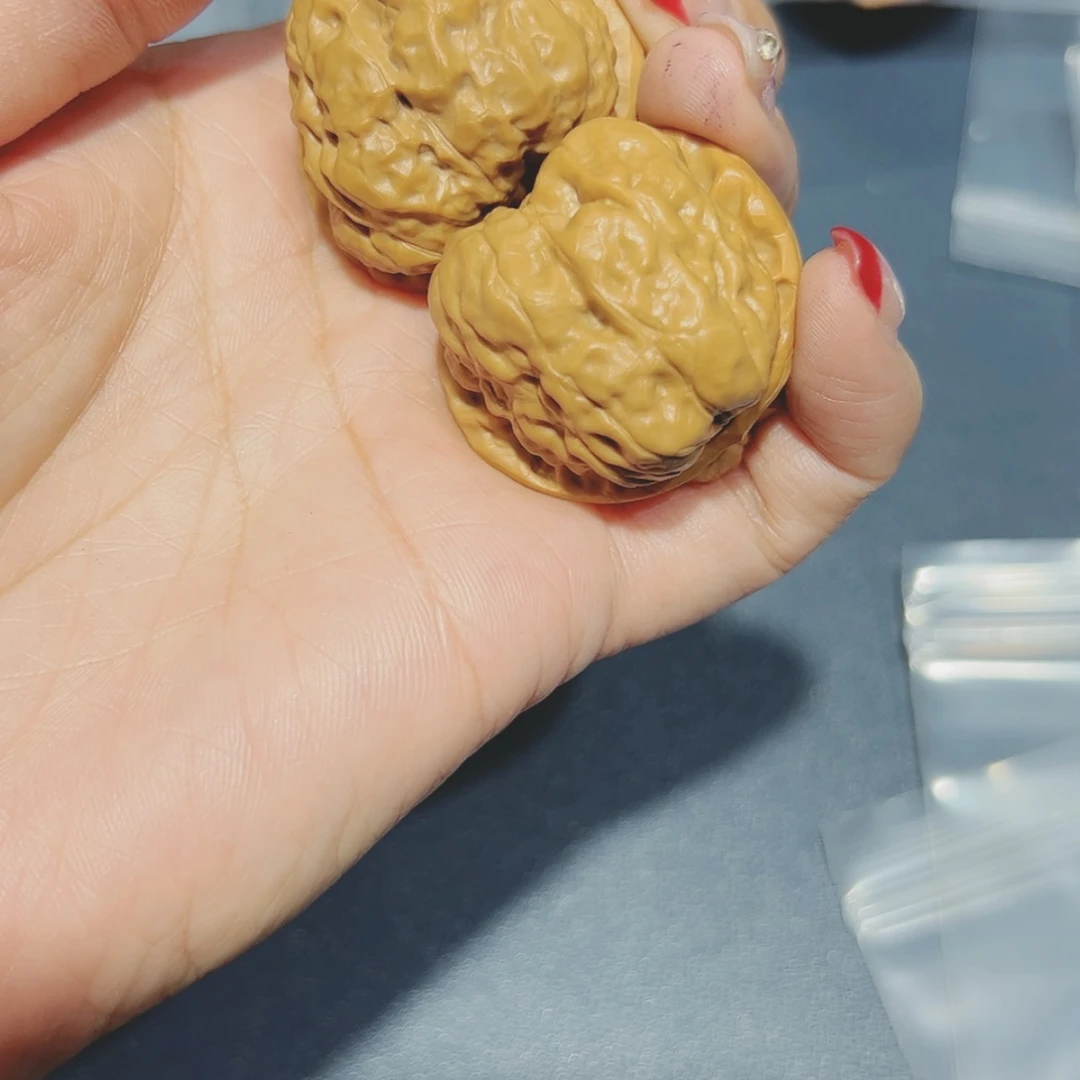 【闪购商品】文玩核桃吊坠是*