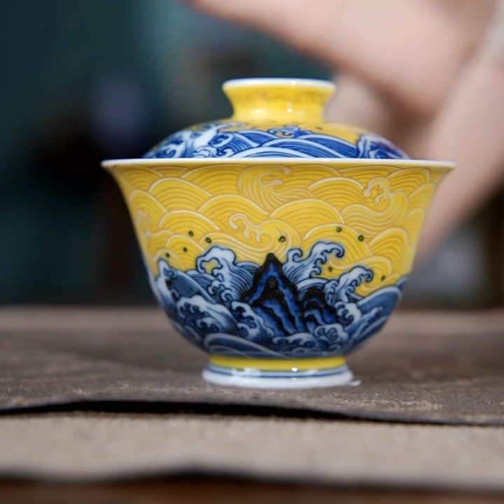 水造-青花黄釉江崖海水错金银盖碗