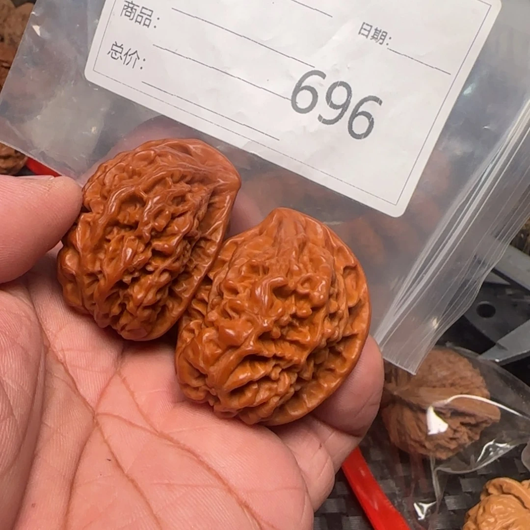 【闪购商品】文玩核桃吊坠空*哥