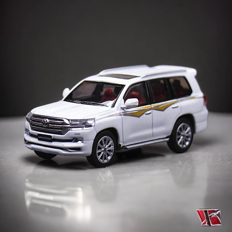 1:64 JKM丰田陆地巡洋舰陆巡LC200金属小汽车模型玩具收藏摆设