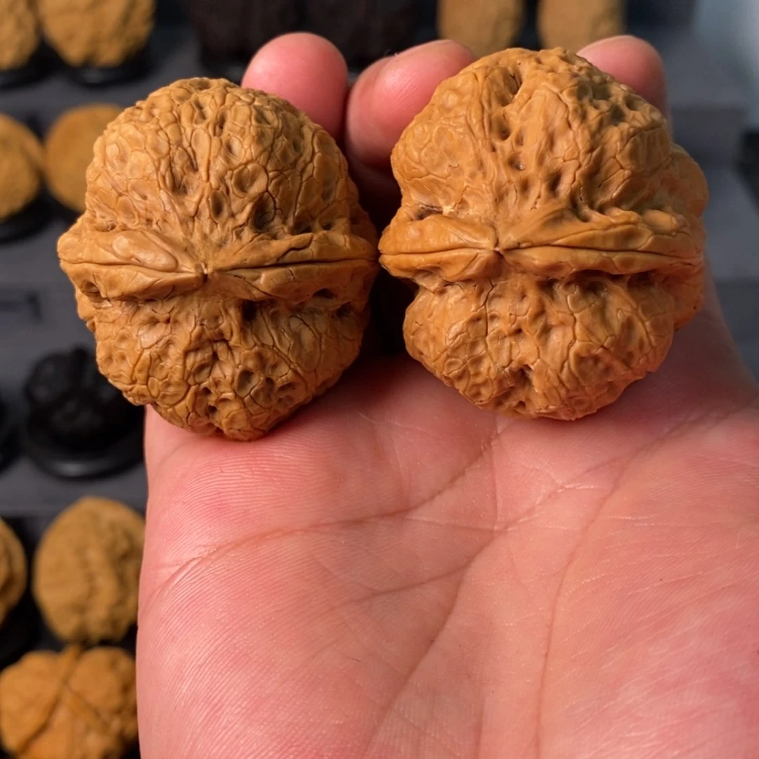 【闪购商品】文玩核桃把件郁**好