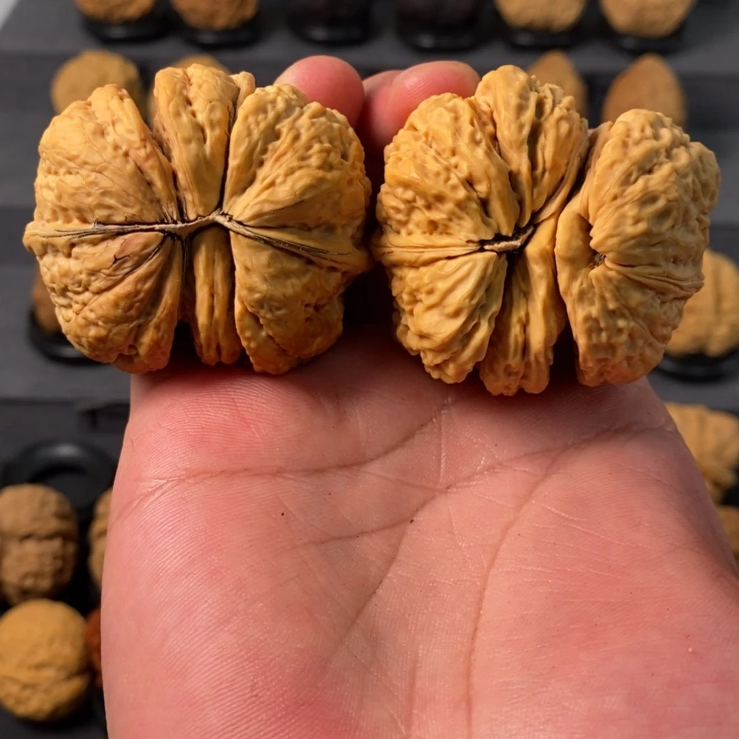 【闪购商品】文玩核桃把件沉***默