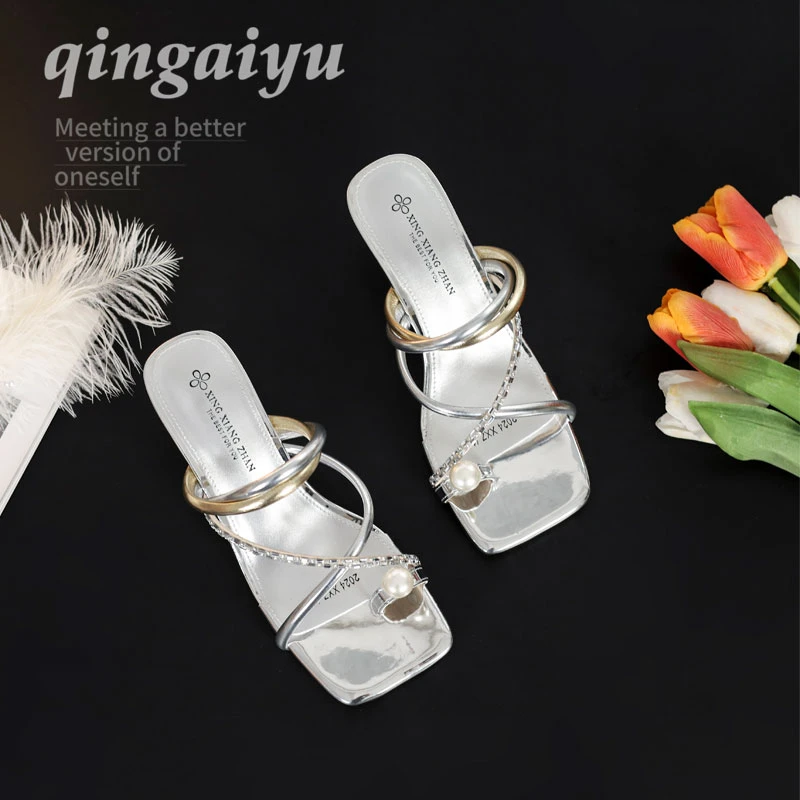 银色高跟拖鞋女夏外穿2024新款法式粗跟套趾水钻气质配裙凉鞋时尚