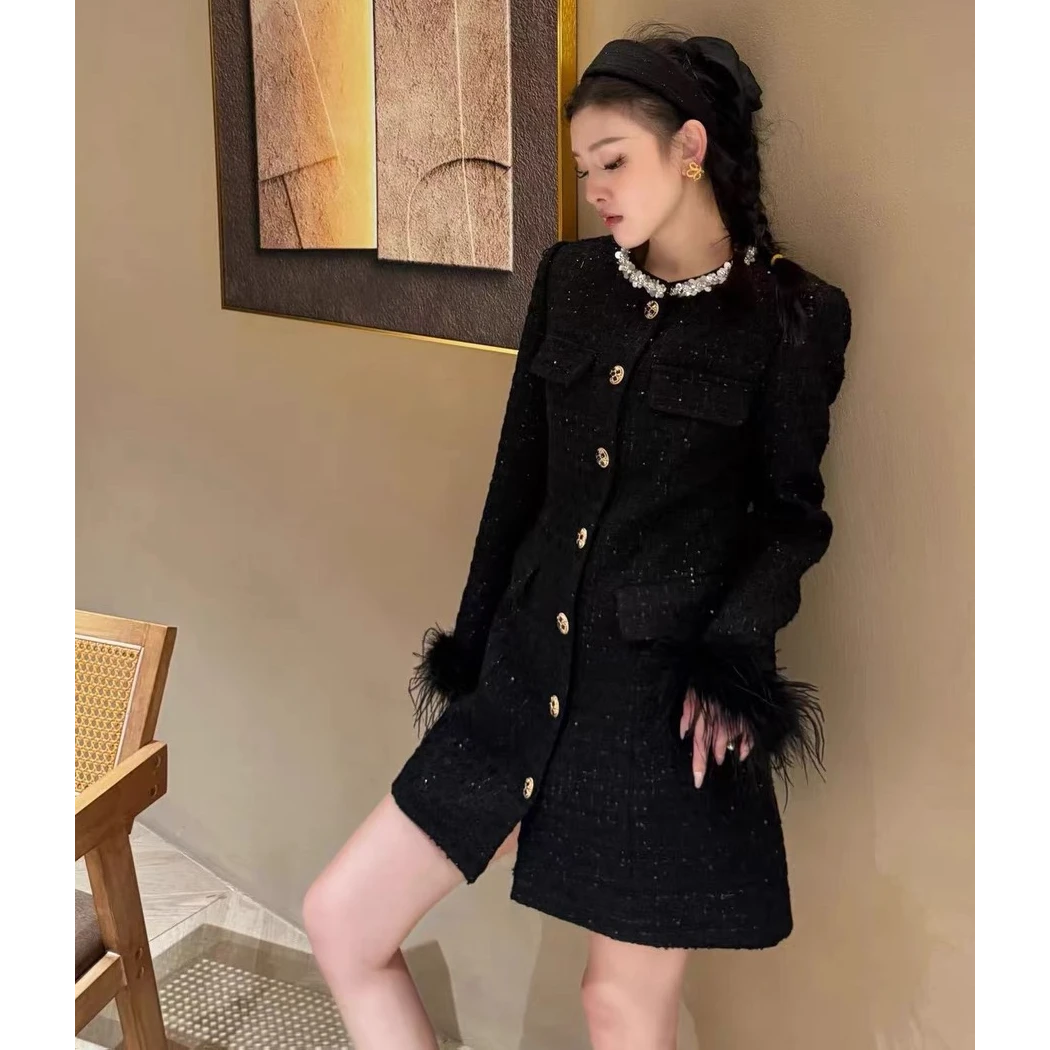 欧货时尚名媛连衣裙2024秋冬新款纯色重工单排扣毛毛袖口香风裙