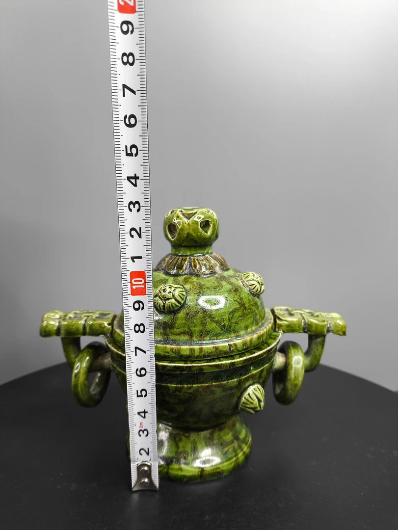 胶胎胶釉，香薰炉，双耳活环，器型优美，典雅。