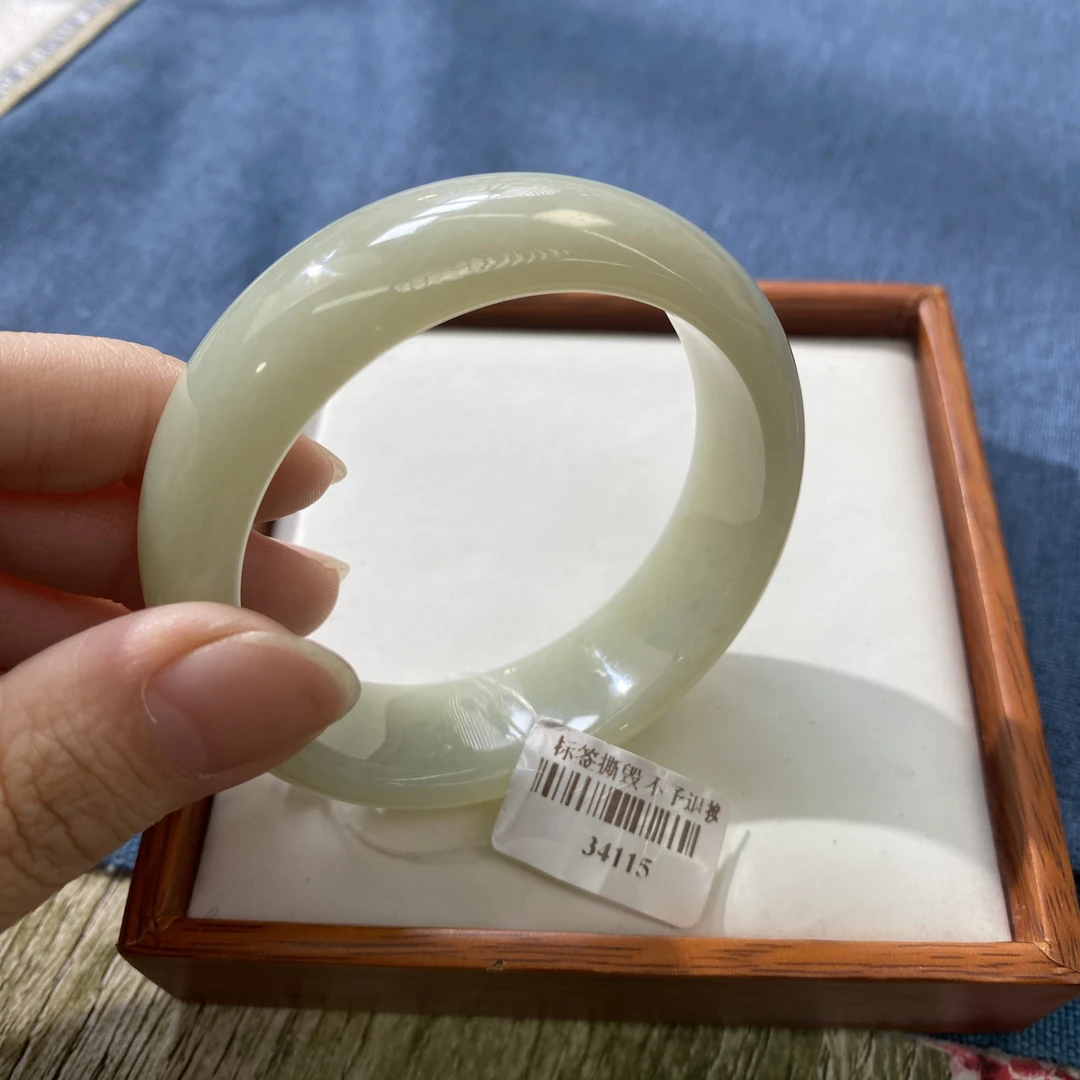天然正品保真和田玉未镶嵌手镯52 53