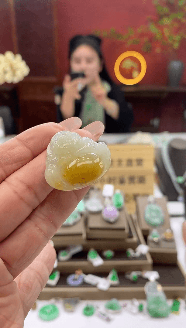 【闪购商品】翡翠颈饰18K金镶嵌佛公