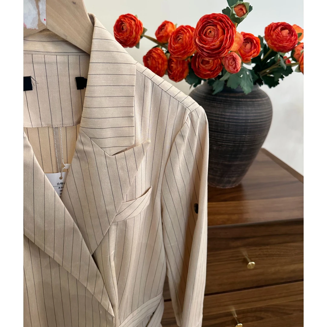 P008/艾*潘品牌女装杏色竖条纹连衣裤0850