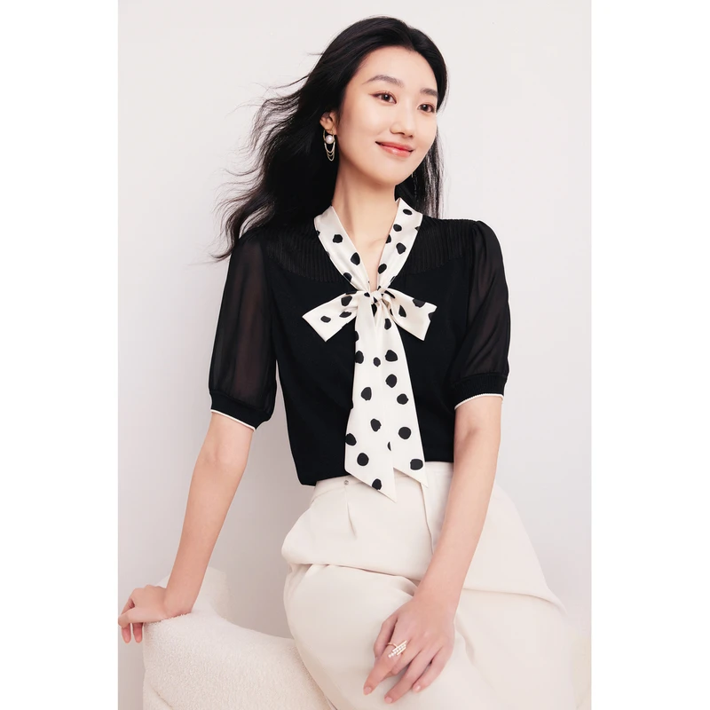 珂莱蒂尔秋季新款显瘦气质百搭设计感上衣KZ02961W0