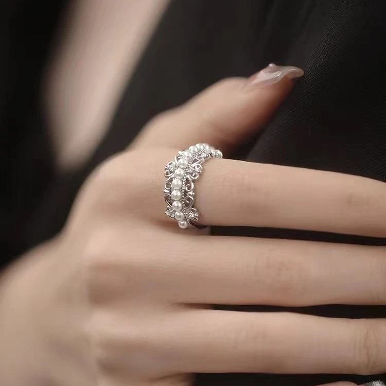 仿珍珠戒指 镀银蕾丝皇冠戒指女贝珠指环食指配饰尾戒饰品