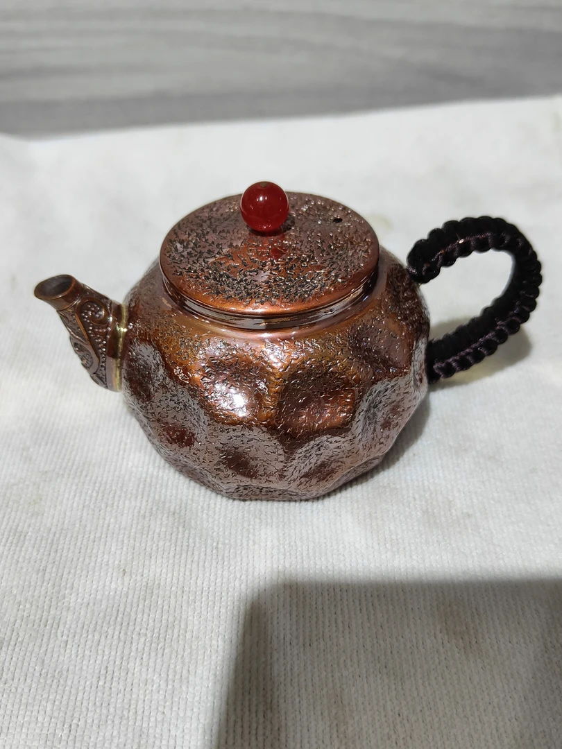 全手工打制紫铜茶壶一个