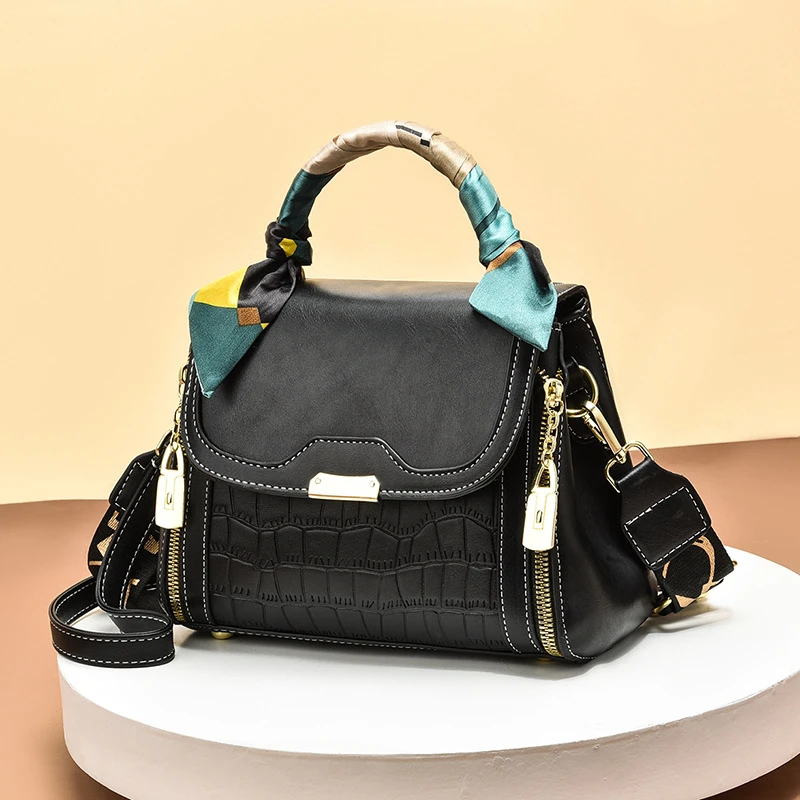 JOHN CHARIS/约翰·卡里斯2024新款时尚今年流行单肩斜挎包