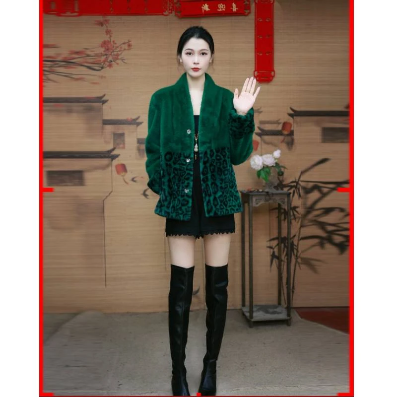 【蓝夫人家】撞色v领短款外套显瘦气质秋冬款时尚