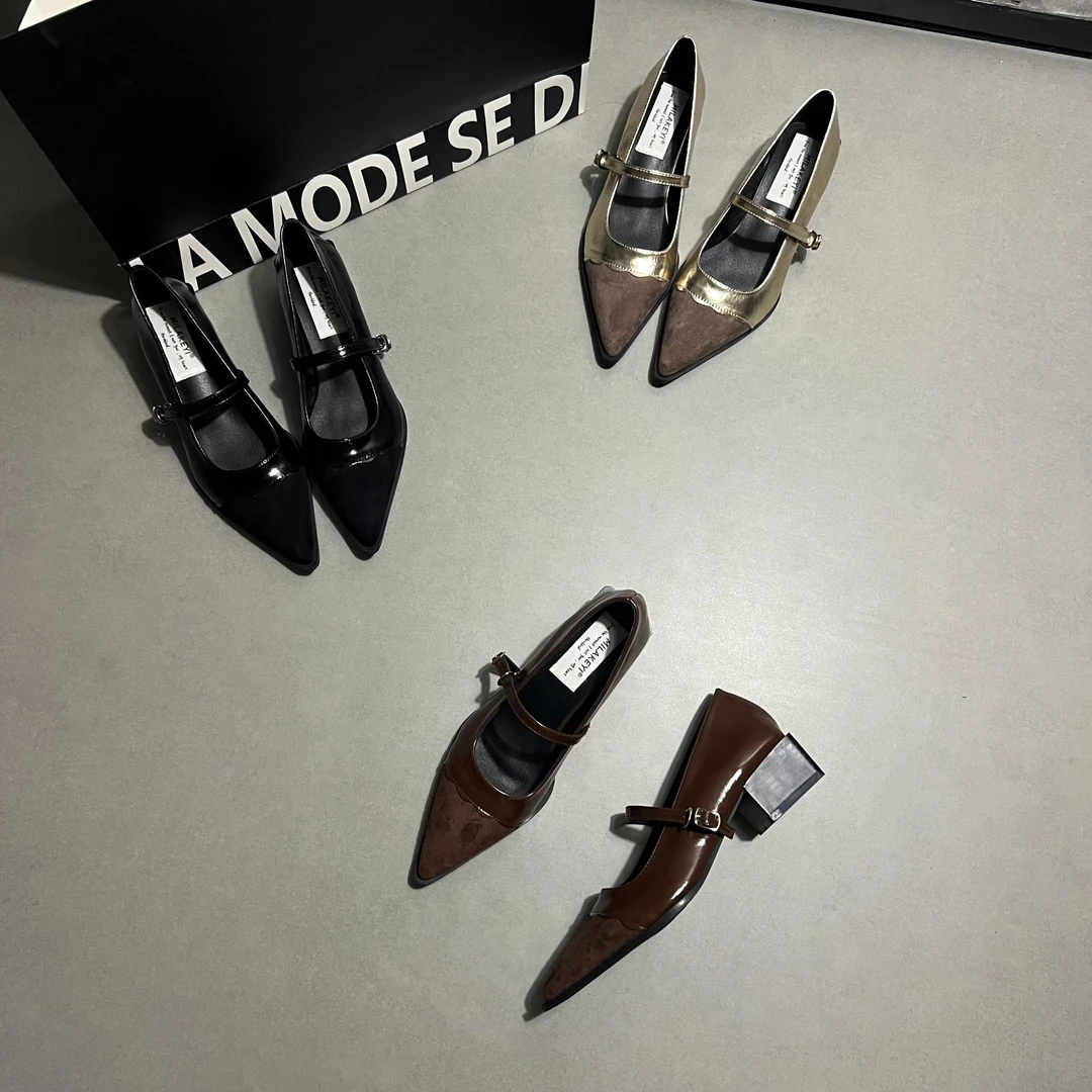 2024年秋季新款法式休闲风轻职一字卡扣绒面尖头全包气质百搭单鞋