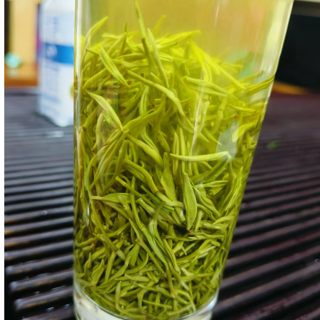 品三口茶行《2024新茶——高山谷雨AAA芽毛尖》