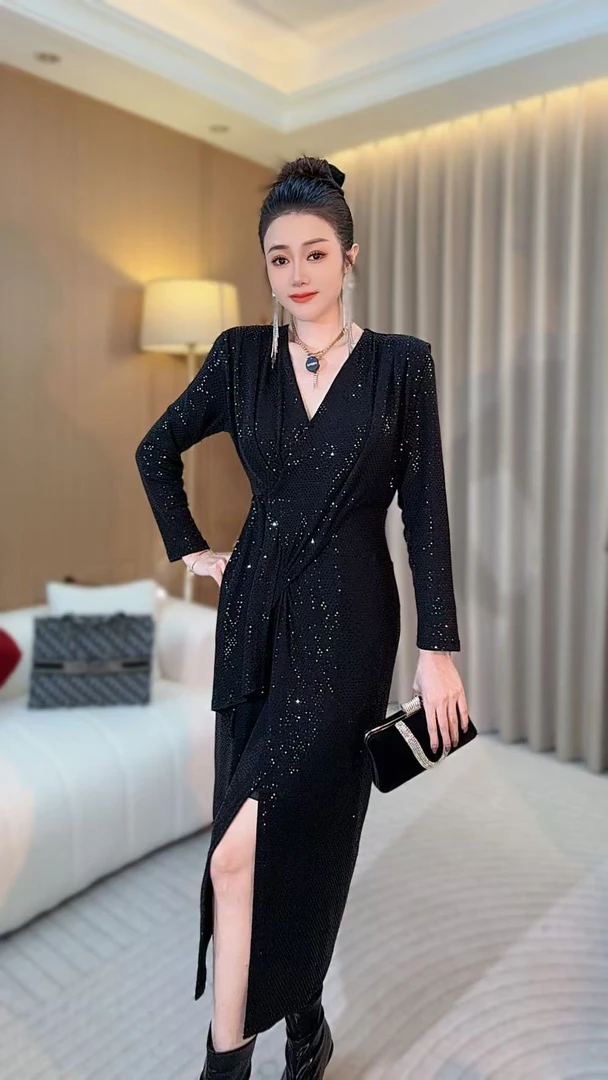 镭射珠片高端遮肉显瘦减龄贵气时尚秋冬气质轻奢设计师连衣裙