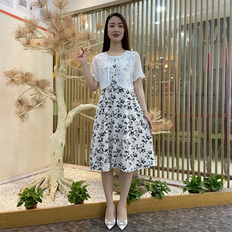 新中式复古披肩碎花假两件连衣裙女夏季时尚中长款气质显瘦印花裙