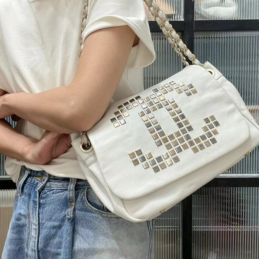 95新 Chanel/香奈儿 0870889 白色牛皮翻盖单肩包