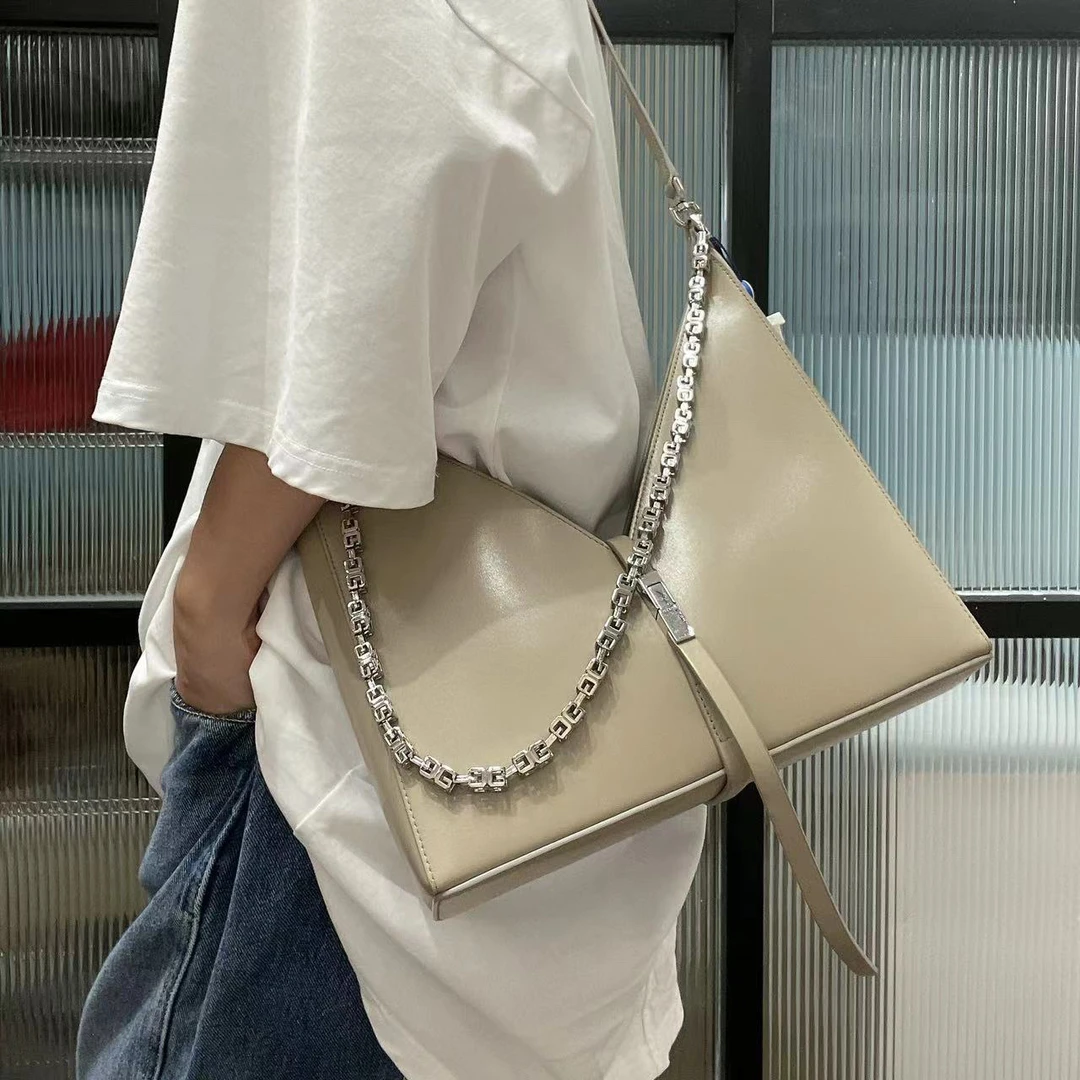 95新 Givenchy/纪梵希 【蕾】32 0938 奶茶色剪刀单肩包