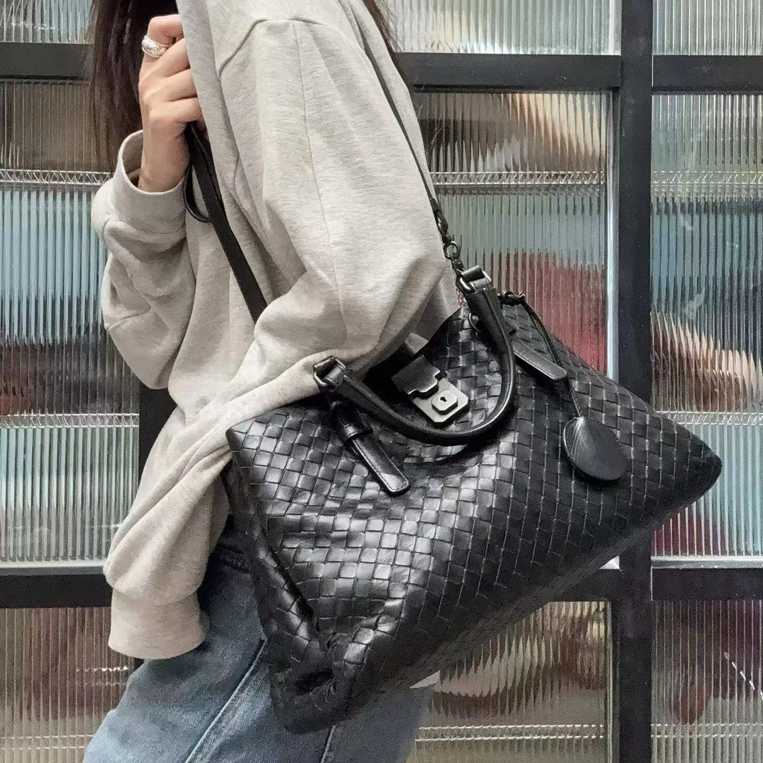 95新 BOTTEGA VENETA/葆蝶家 【蕾】 82 1044 黑色手提单肩包