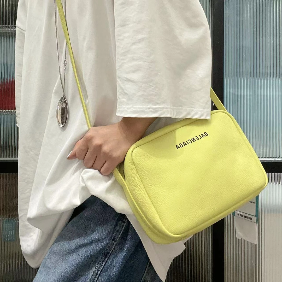 95新 Balenciaga/巴黎世家 【蕾】2SG214 嫩黄色相机包