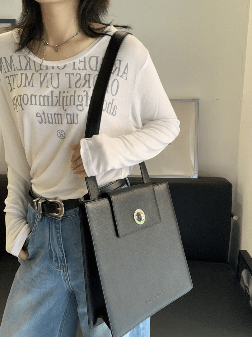 95新 BVLGARI/宝格丽 0黑银荔枝纹单肩包