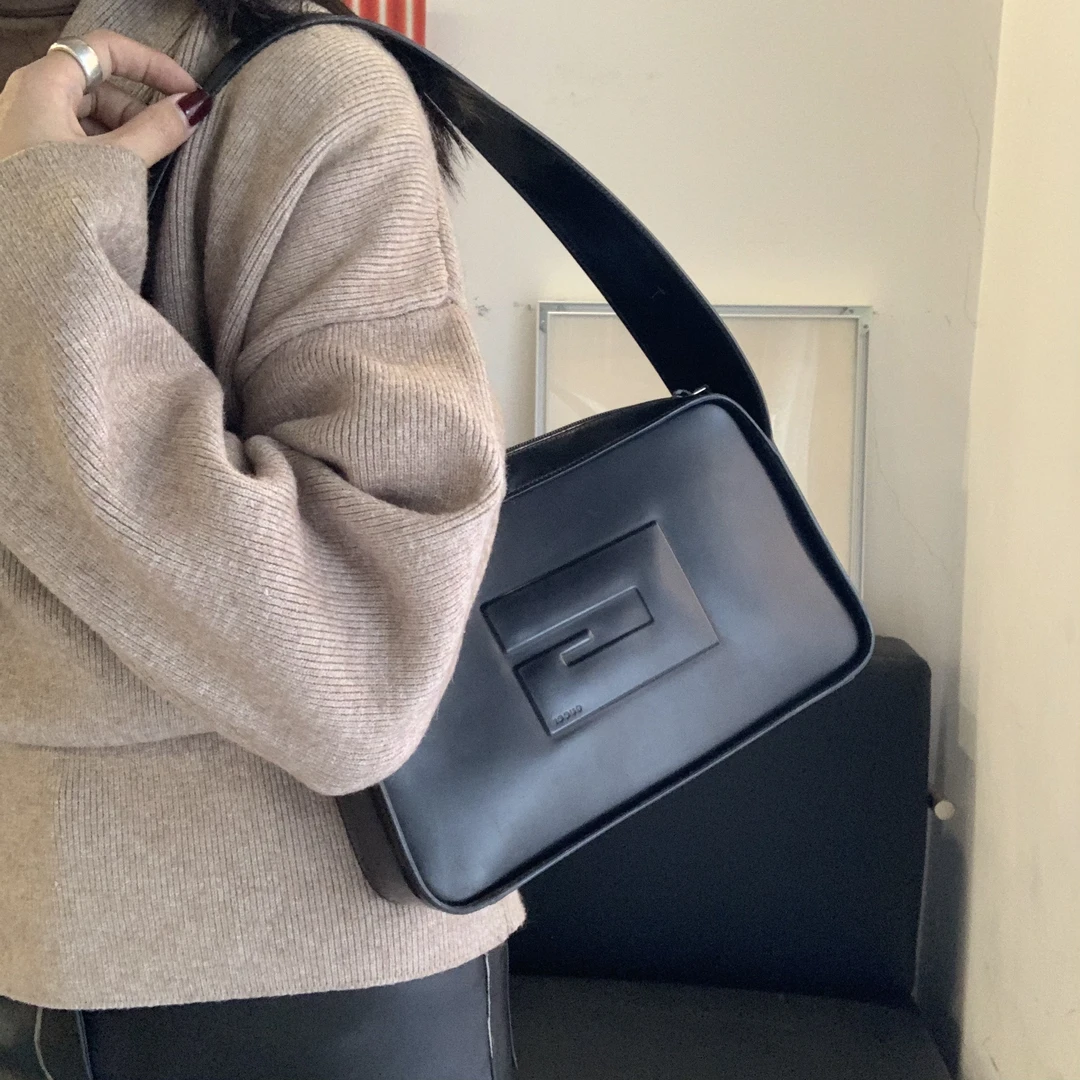 90新 GUCCI/古驰 0黑色全皮中号盒子包