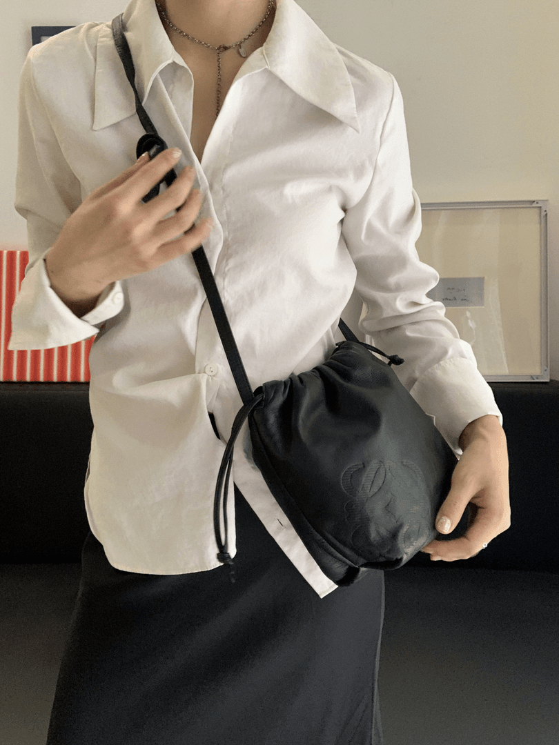 95新 LOEWE/罗意威 九 黑色小福袋斜挎包