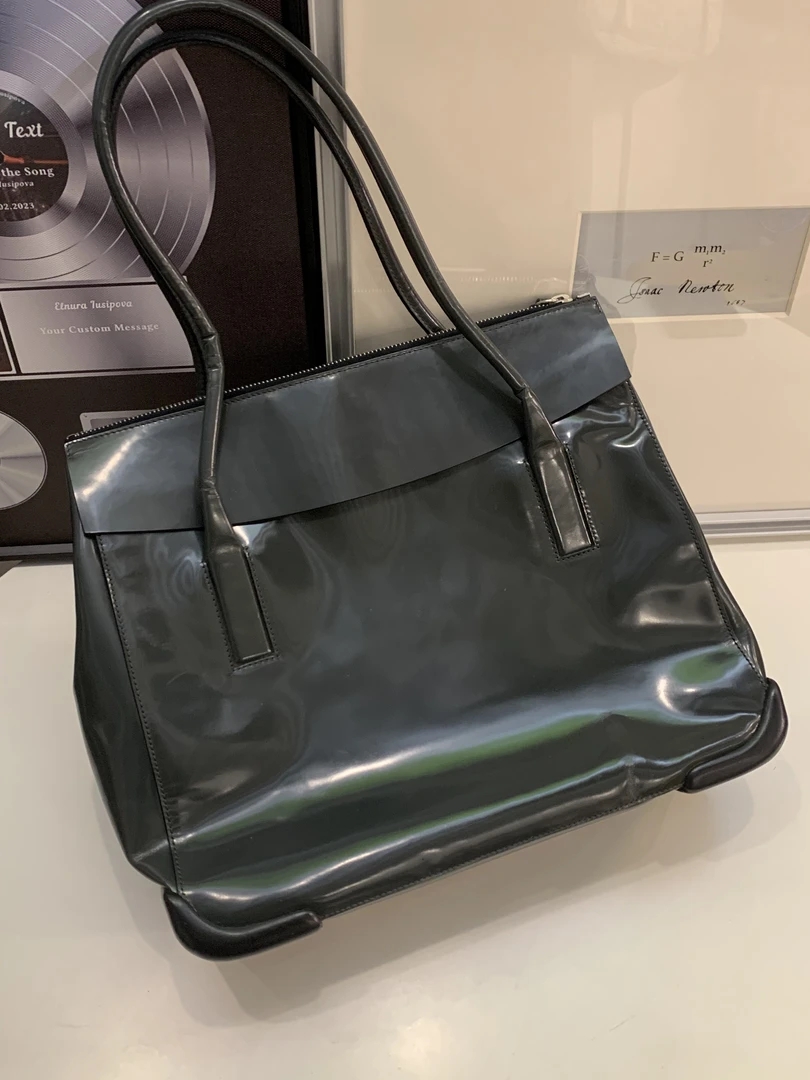 95新 Prada/普拉达 九 橡胶单肩腋下公文包