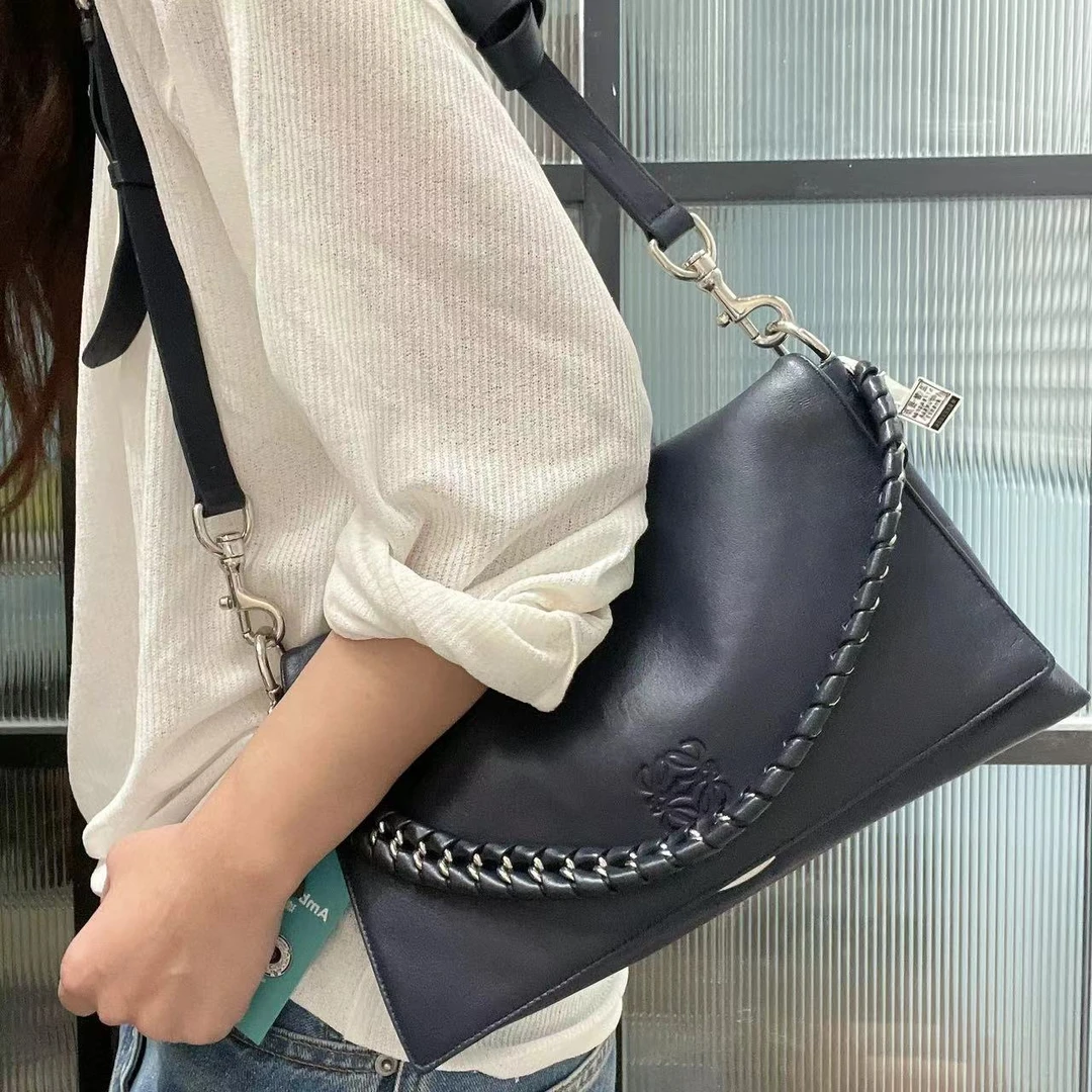 95新 LOEWE/罗意威 3XP014 深蓝色双肩带单肩包